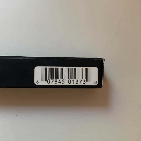 This is a complete new, unopened Nars radiant creamy concealer. - Picture 3 of 3